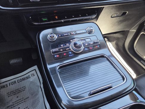 Used 2022 Lincoln Nautilus Reserve image 36