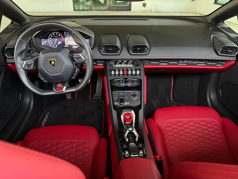 Used 2016 Lamborghini Huracan LP 610-4 AWD/4WD image 38