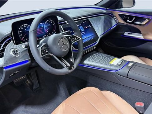 New 2026 Mercedes-Benz E 350 4MATIC Sedan image 5