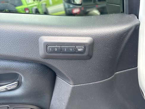 Used 2018 Nissan Titan PRO-4X w/ Pro-4x Convenience Package image 41