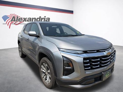 Used 2025 Chevrolet Equinox LT AWD/4WD image 3