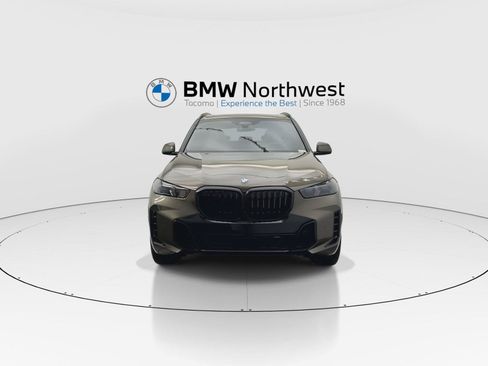 New 2026 BMW X5 xDrive40i w/ M Sport Package AWD/4WD image 8