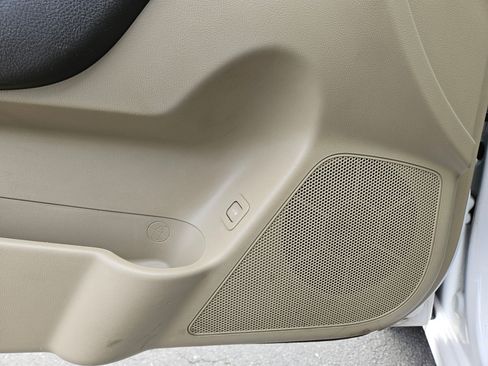 Used 2010 Hyundai Elantra GLS w/ Sunroof Pkg 3 FWD image 15