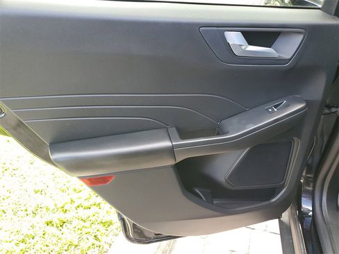 Used 2023 Ford Escape ST-Line w/ Tech Pack #1 image 11