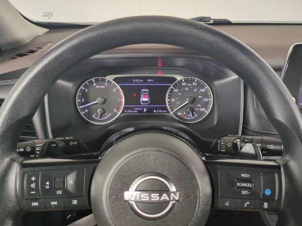 Used 2023 Nissan Rogue SV FWD image 32