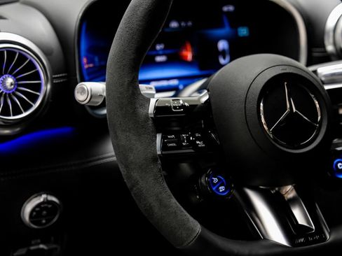 Used 2023 Mercedes-Benz SL 63 AMG 4MATIC image 18