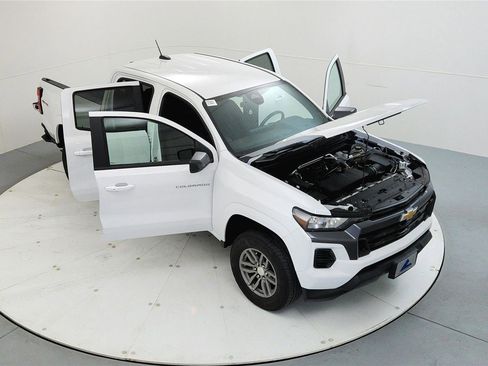 Used 2023 Chevrolet Colorado LT image 15