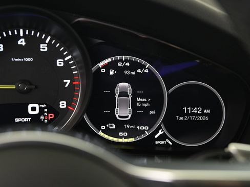 Certified 2022 Porsche Cayenne E-Hybrid image 38