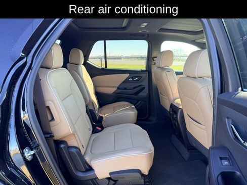 Used 2023 Chevrolet Traverse Premier image 10