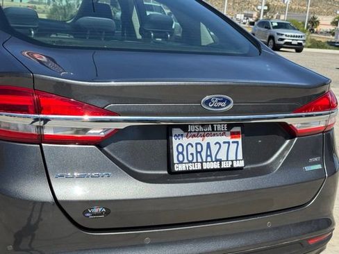 Used 2018 Ford Fusion SE w/ Fusion SE Technology Package image 10