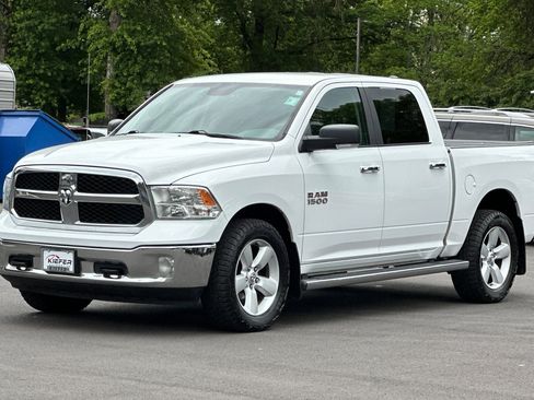 Used 2018 RAM 1500 Classic SLT w/ Luxury Group AWD/4WD image 8