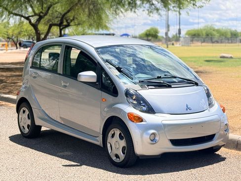 Used 2012 Mitsubishi i SE RWD image 7
