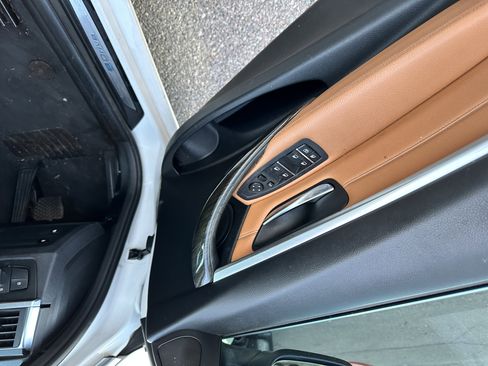 Used 2018 BMW 330e 330E IPERFORMANCE SEDAN 4D image 12