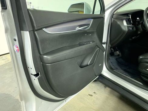 Used 2018 Cadillac XT5 Premium Luxury image 19