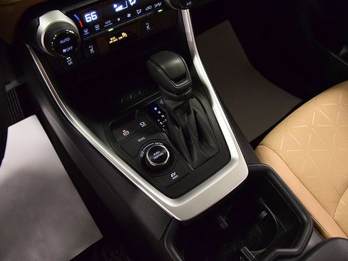 Used 2025 Toyota RAV4 XLE w/ Convenience Package AWD/4WD image 22