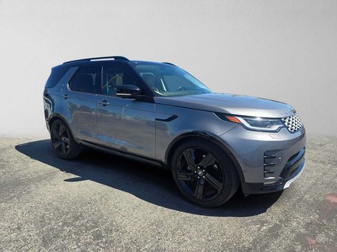 Used 2025 Land Rover Discovery Metropolitan Edition AWD/4WD image 7