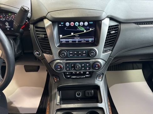 Used 2019 Chevrolet Suburban Premier image 26