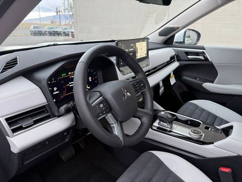 New 2026 Mitsubishi Outlander SE FWD image 21