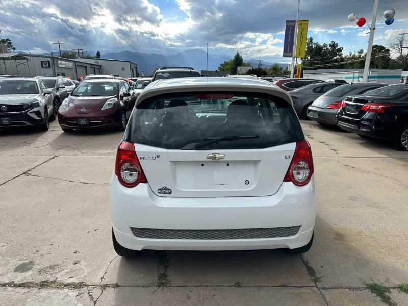 Used 2011 Chevrolet Aveo5 LT FWD image 6
