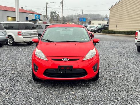 Used 2013 Ford Fiesta SE FWD image 2