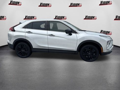 Used 2022 Mitsubishi Eclipse Cross LE image 4