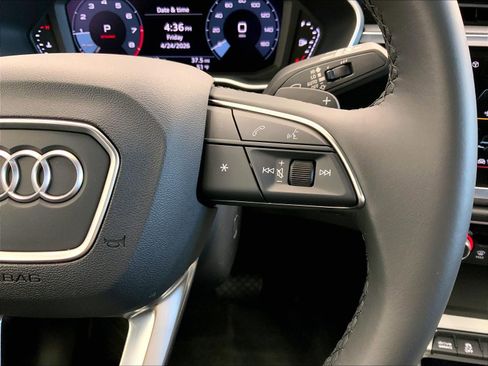 Certified 2025 Audi Q3 2.0T Premium w/ Convenience Package AWD/4WD image 21