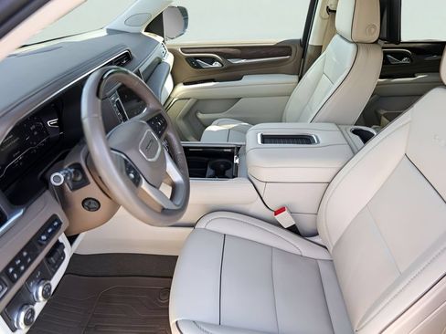 Used 2023 GMC Yukon XL Denali w/ Denali Reserve Package RWD image 12