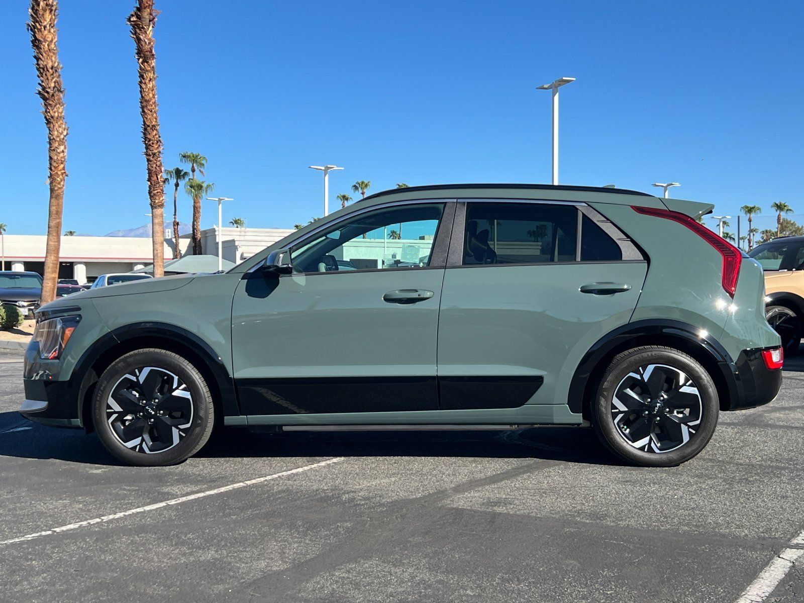Certified 2023 Kia Niro Wind FWD image 6