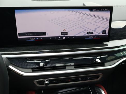 Used 2025 BMW X6 xDrive40i w/ Executive Package image 28