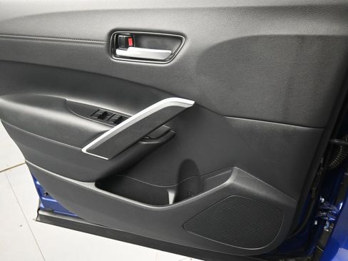 Used 2025 Toyota Corolla Cross XLE w/ Convenience Package image 20