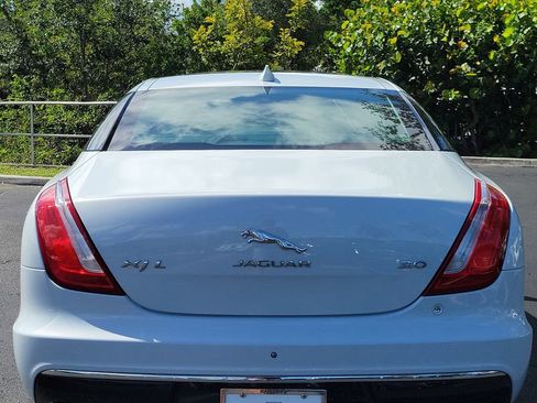 Used 2016 Jaguar XJ L Portfolio RWD image 13