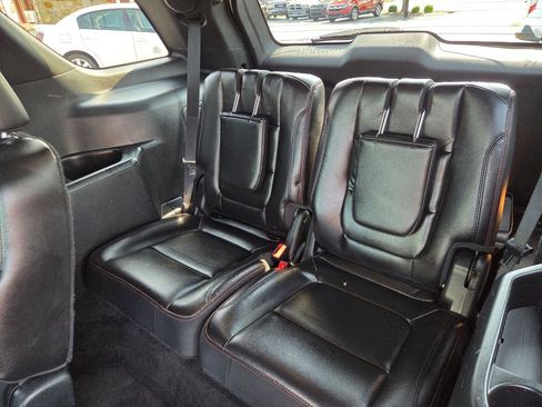 Used 2018 Ford Explorer Sport w/ Equipment Group 401A AWD/4WD image 17