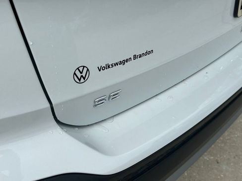 New 2026 Volkswagen Taos SE FWD image 29