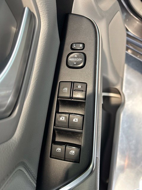 Used 2017 Toyota Camry XLE w/ Moonroof Package FWD image 12