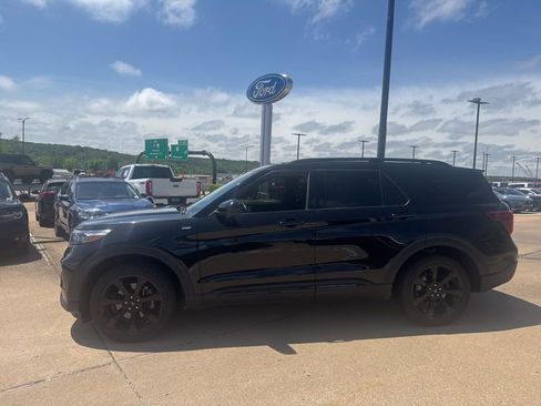 Used 2022 Ford Explorer ST-Line AWD/4WD image 6