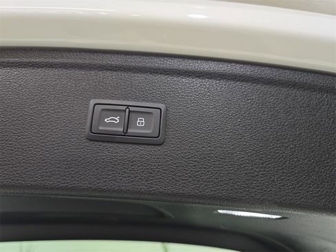 Used 2023 Audi Q5 e Prestige image 16