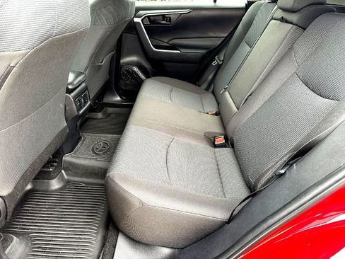 Used 2022 Toyota RAV4 LE FWD image 21