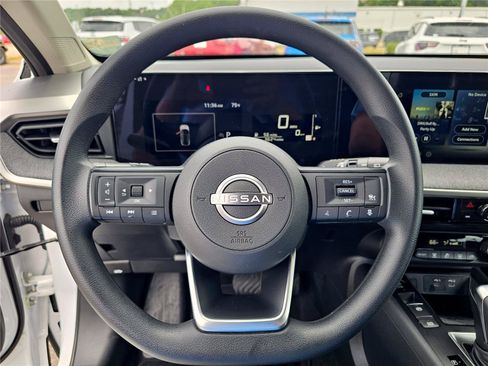 Used 2026 Nissan Kicks SV FWD image 18