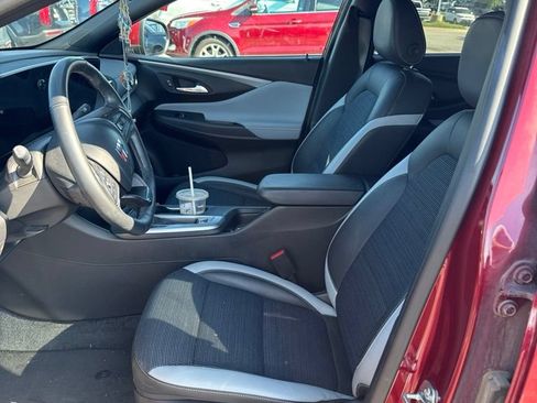 Used 2025 Buick Envista Preferred w/ Convenience I Package FWD image 3