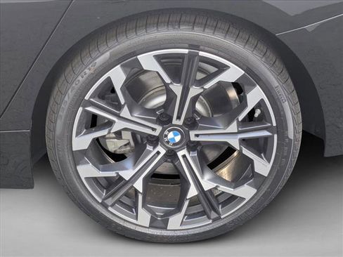 Used 2025 BMW 330i Sedan w/ Premium Package image 10