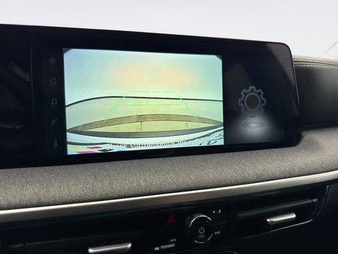 Used 2025 Nissan Kicks SV image 15