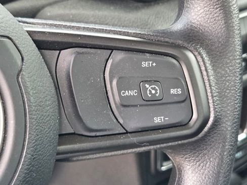 Used 2024 Jeep Gladiator Sport AWD/4WD image 7