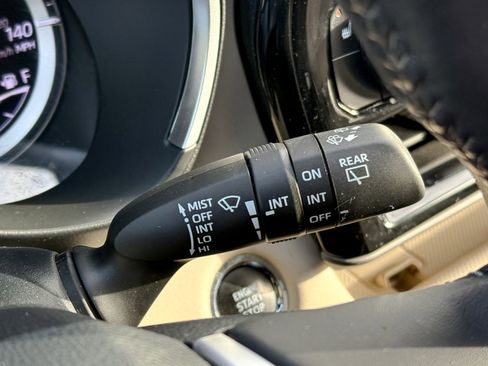 Used 2022 Toyota Highlander XLE image 25