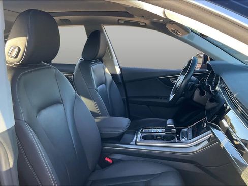 Used 2019 Audi Q8 Premium Plus w/ Premium Plus AWD/4WD image 9