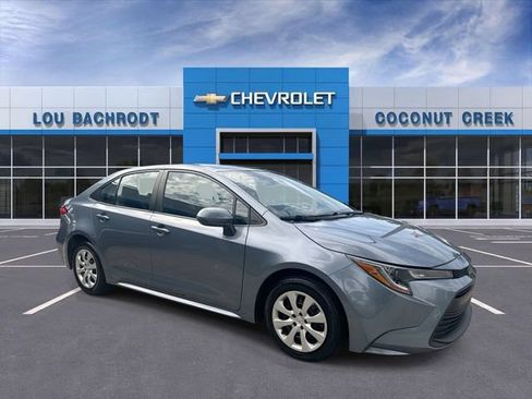 Used 2024 Toyota Corolla LE FWD image 2