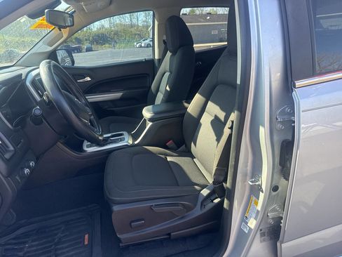 Used 2019 Chevrolet Colorado LT w/ LT Convenience Package AWD/4WD image 18