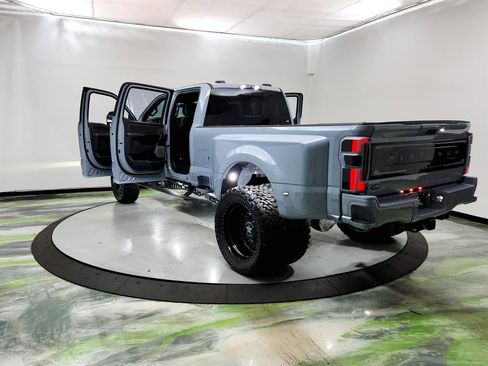 Used 2024 Ford F450 Platinum w/ FX4 Off-Road Package AWD/4WD image 12