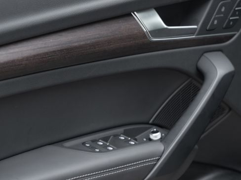 Certified 2025 Audi Q5 2.0T Premium Plus w/ Premium Plus Package image 22