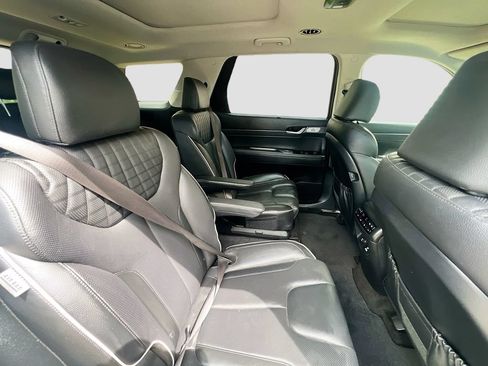 Used 2023 Hyundai Palisade Limited w/ Cargo Package FWD image 30