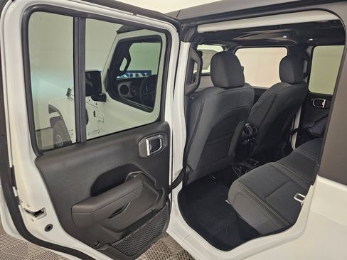 New 2026 Jeep Gladiator Sport AWD/4WD image 36